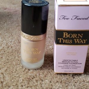 Too Faced Born This Way foundation